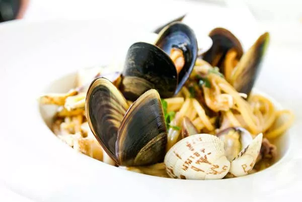 Manger des pâtes alle vongole, Nice, Le Don Carlo